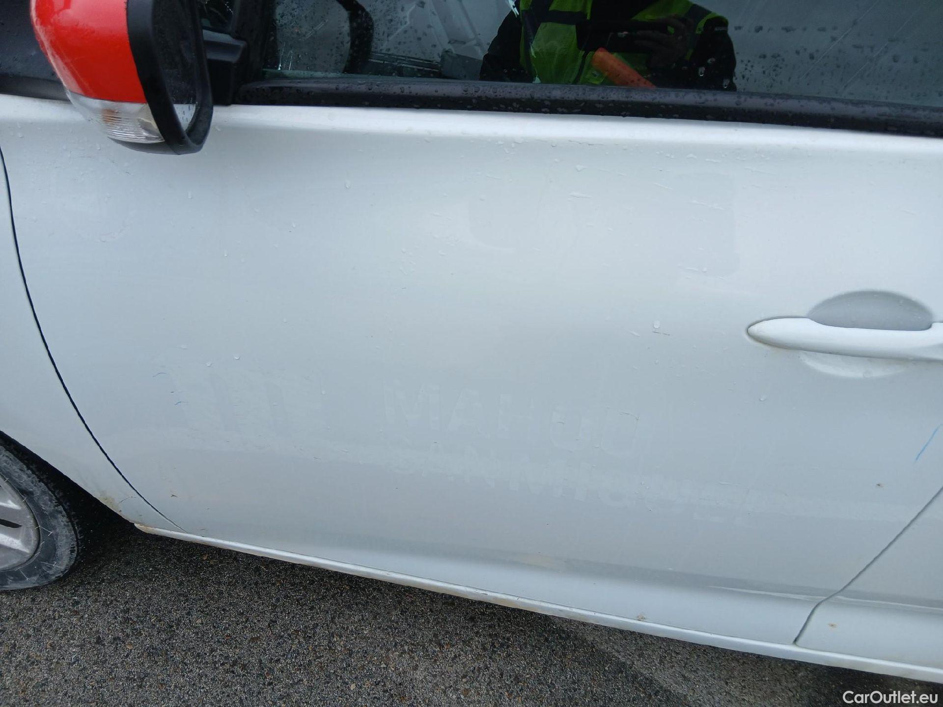  Renault  Zoe RENAULT  / 2013 / 5P / berlina con portón Limited 40 R110 -18 #37