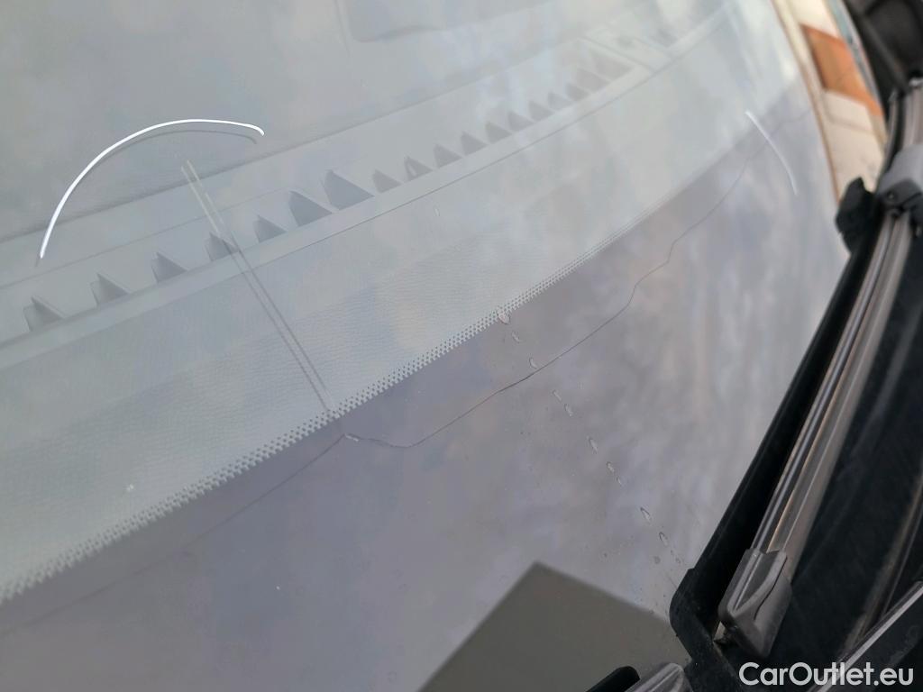  Peugeot  3008 PEUGEOT  Hybrid / 2020 / 5P / todoterreno 225 e-EAT8 Allure Pack #2