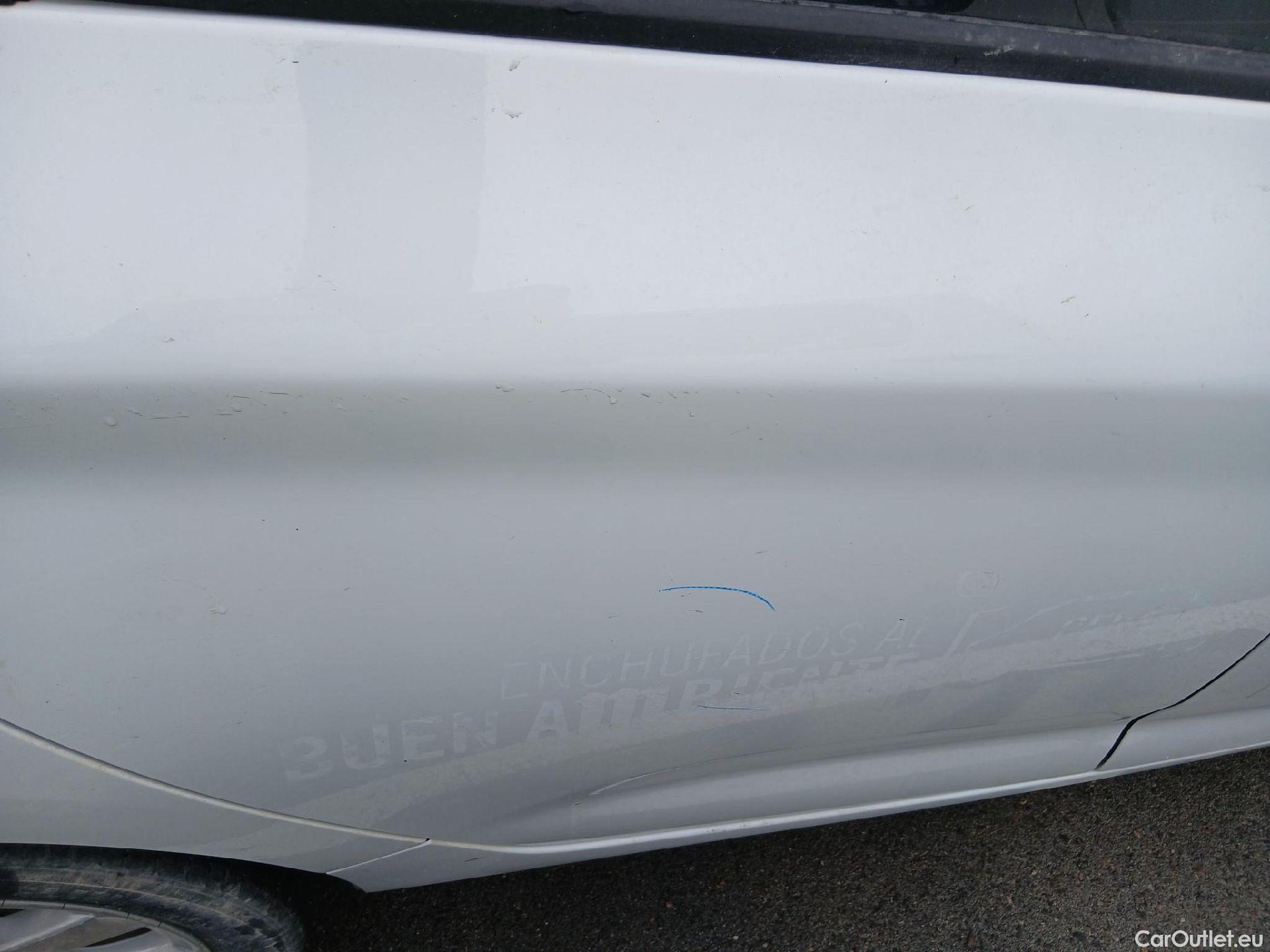  Renault  Zoe RENAULT  / 2013 / 5P / berlina con portón Limited 40 R110 -18 #32