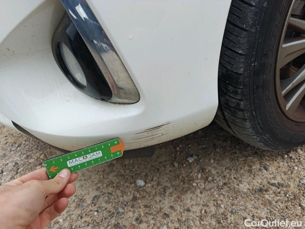  Toyota  Yaris TOYOTA  / 2017 / 5P / berlina con portón 1.5 100H Active Tech #4