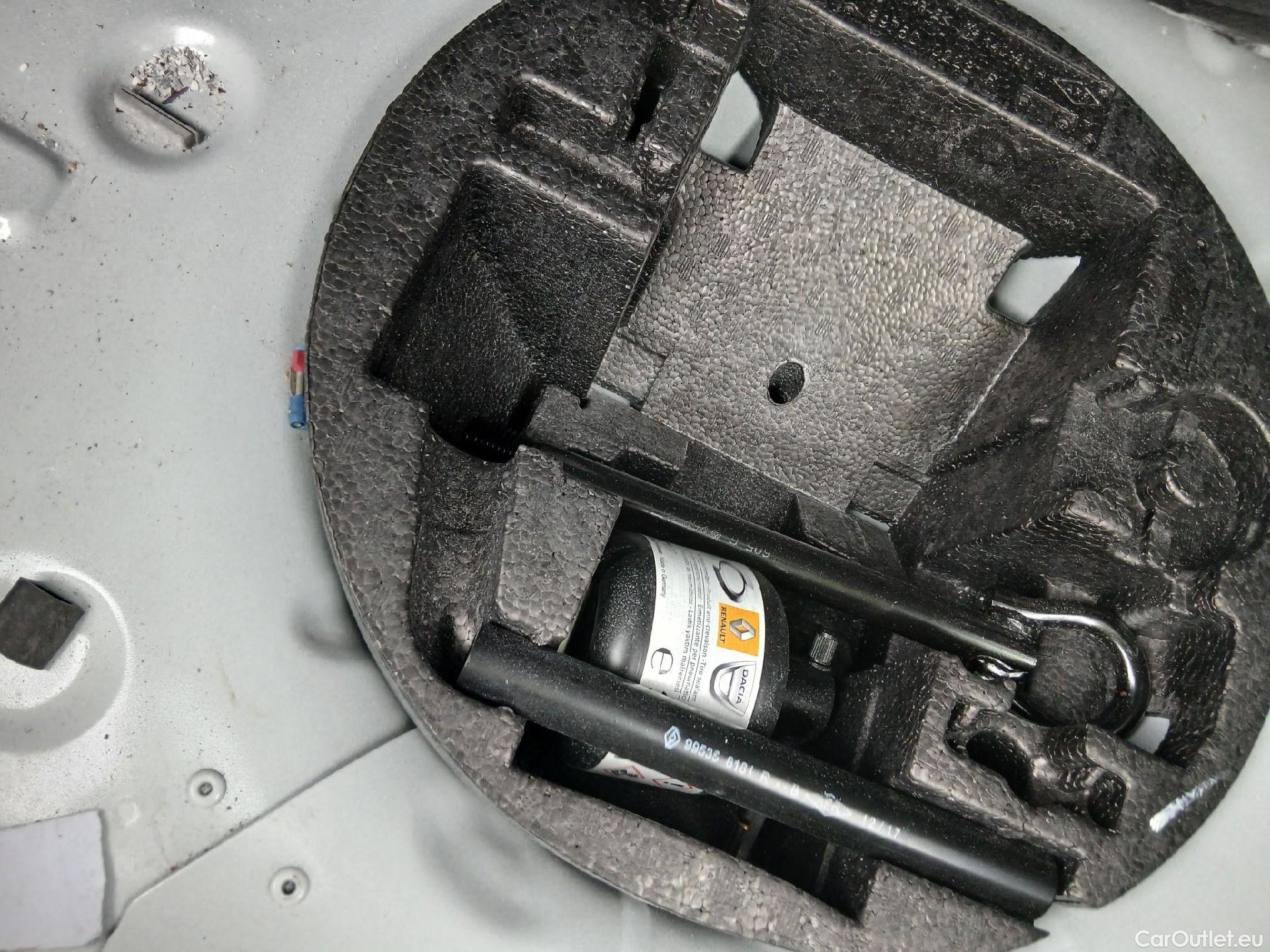  Renault  Zoe RENAULT  / 2013 / 5P / berlina con portón Limited 40 R110 -18 #5