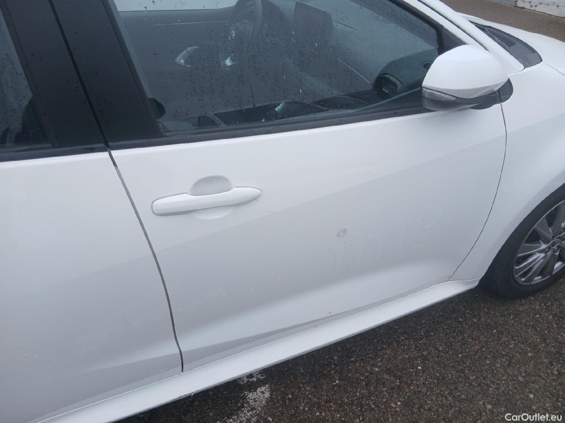  Toyota  Yaris TOYOTA  / 2020 / 5P / berlina con portón 1.5 120H Active Tech #22