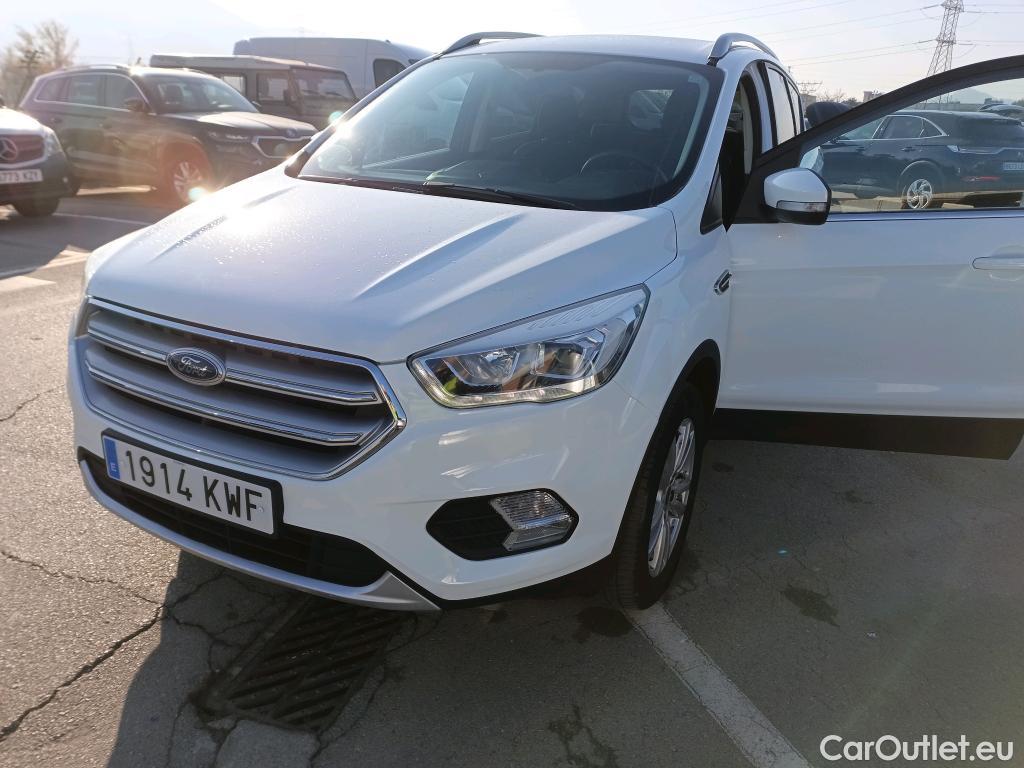  Ford  Kuga FORD  / 2016 / 5P / todoterreno 1.5 EcoBoost 88kW 4x2 Trend+ (CX) #15