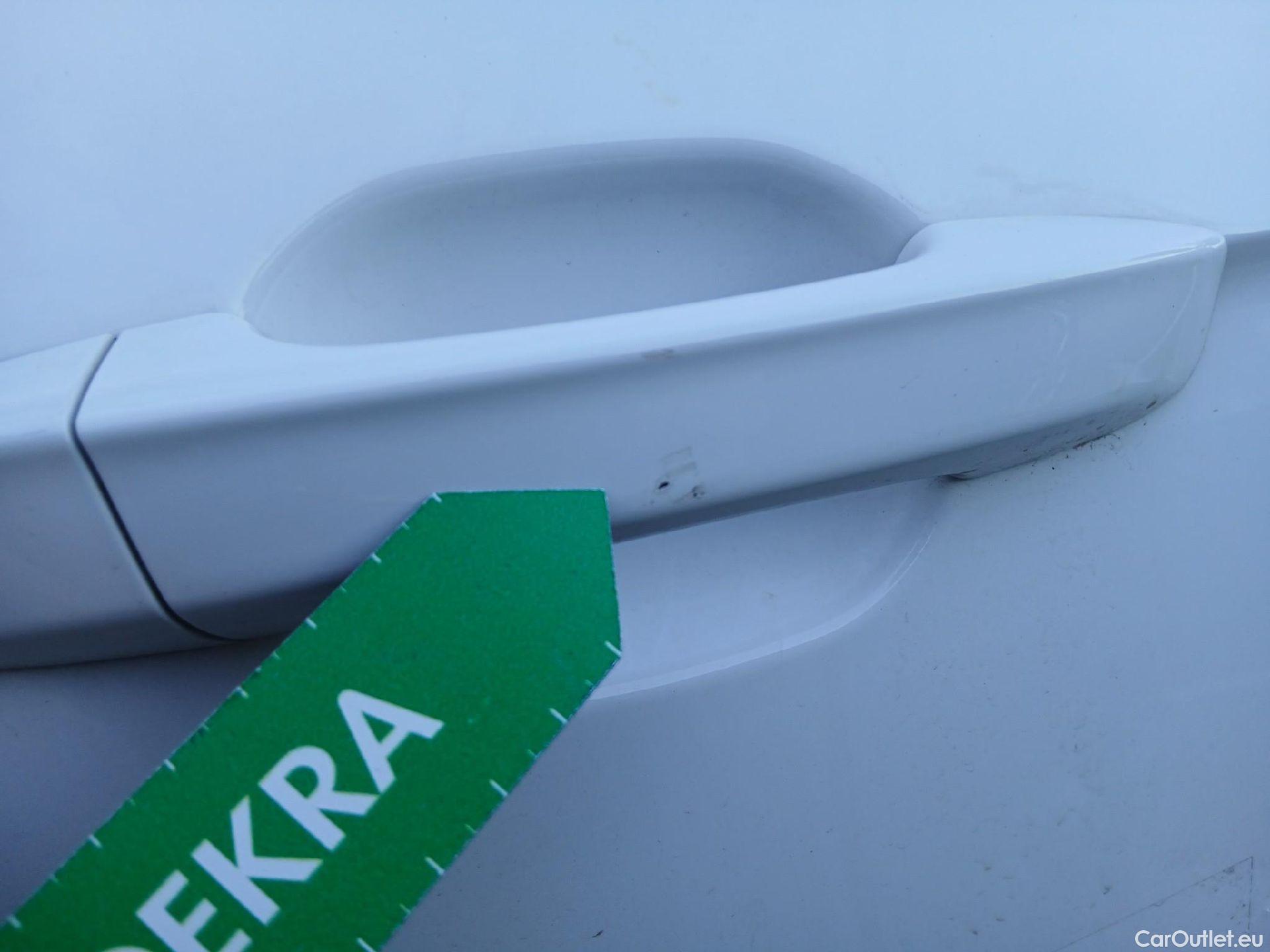  Volkswagen  Polo VOLKSWAGEN  / 2021 / 5P / berlina con portón Life 1.0 TSI 70kW (95CV) #34