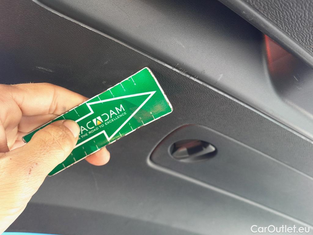  Volvo  XC 40 VOLVO XC40 / 2017 / 5P / todoterreno 1.5 T5 Twin Recharge R-Design Auto #19