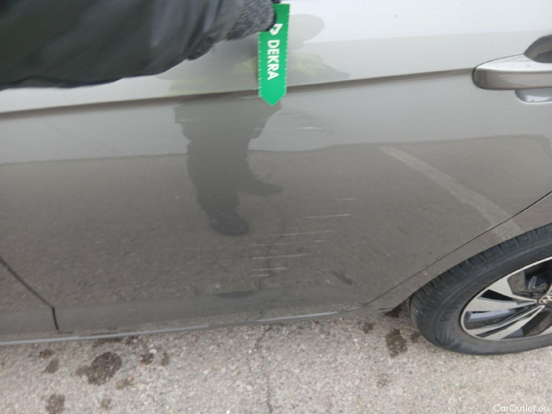  Volkswagen  Polo VOLKSWAGEN  / 2017 / 5P / berlina con portón Advance 1.0 TSI 70kW (95CV) #9