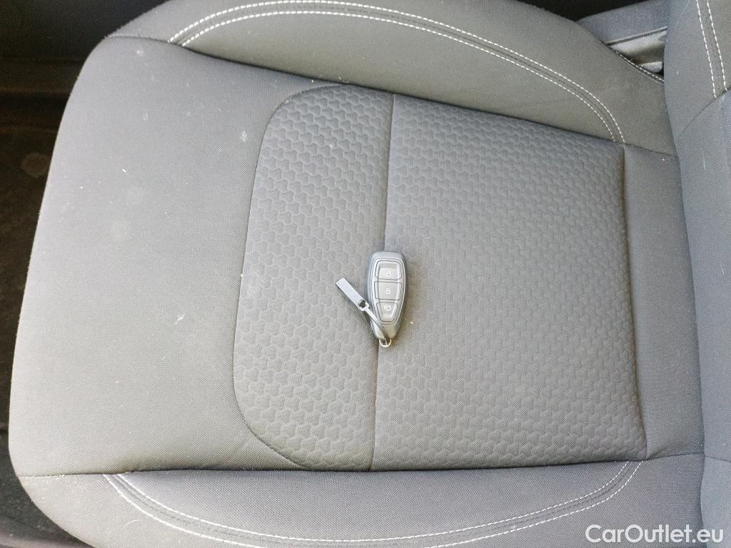  Ford  Kuga FORD  / 2016 / 5P / todoterreno 1.5 EcoBoost 88kW 4x2 Trend+ (CX) #9