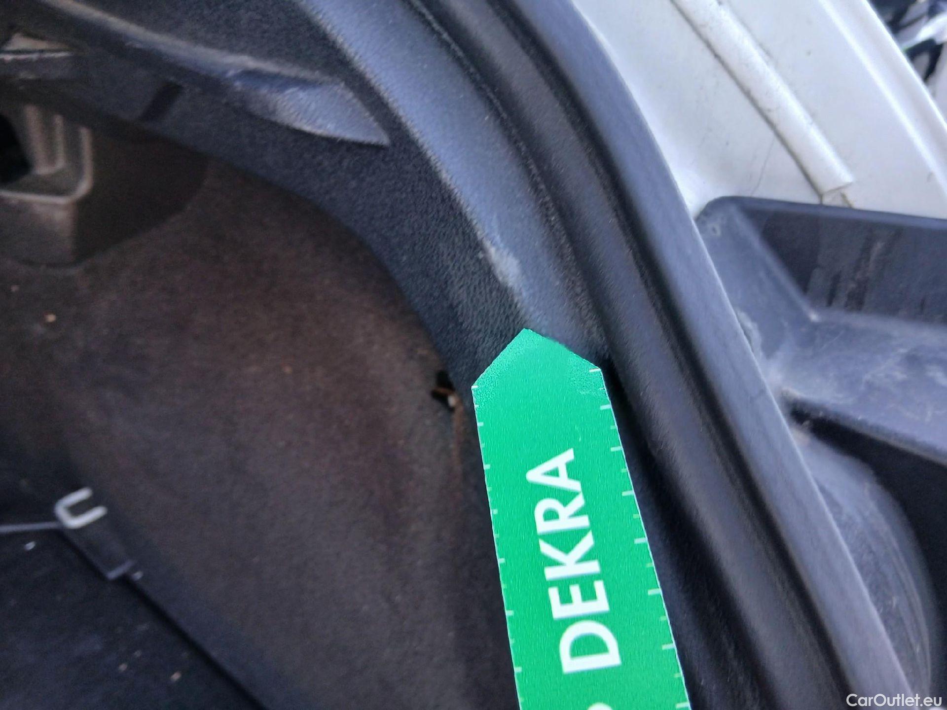  Volkswagen  Polo VOLKSWAGEN  / 2021 / 5P / berlina con portón Life 1.0 TSI 70kW (95CV) #27