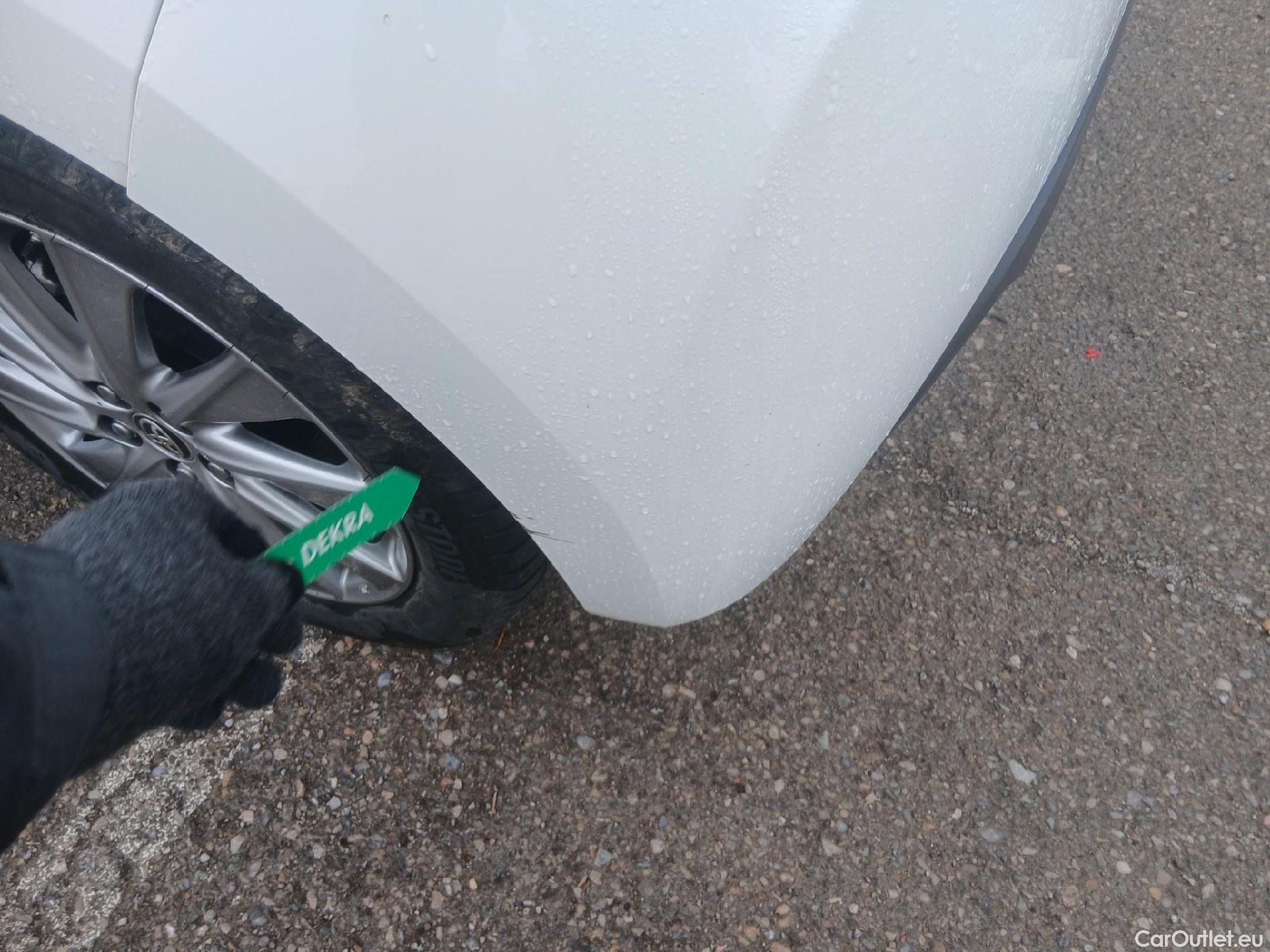  Toyota  Yaris TOYOTA  / 2020 / 5P / berlina con portón 1.5 120H Active Tech #14