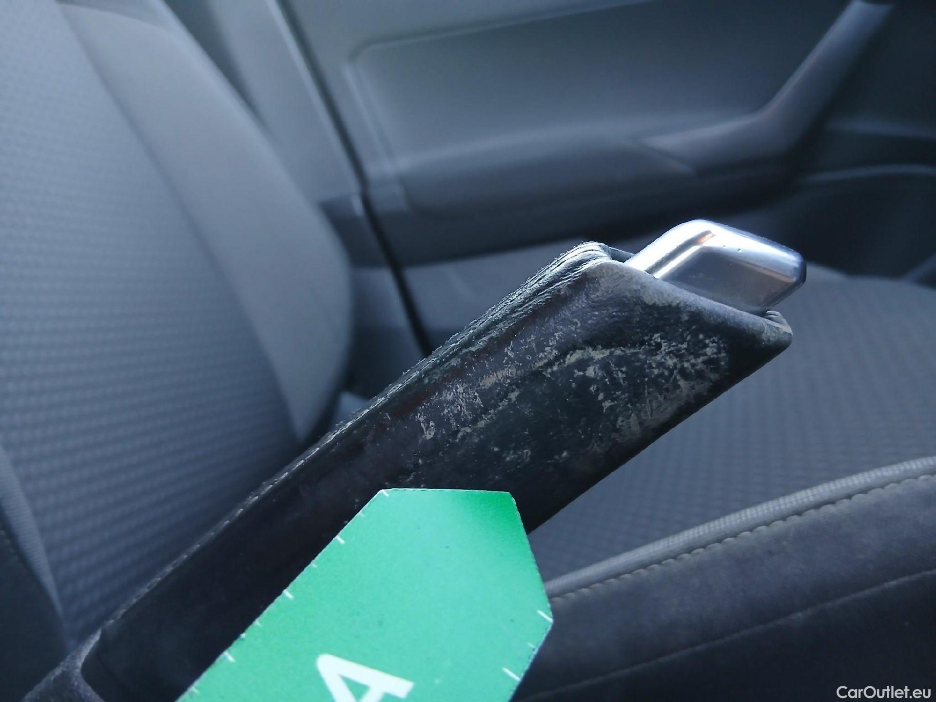  Volkswagen  Polo VOLKSWAGEN  / 2021 / 5P / berlina con portón Life 1.0 TSI 70kW (95CV) #38