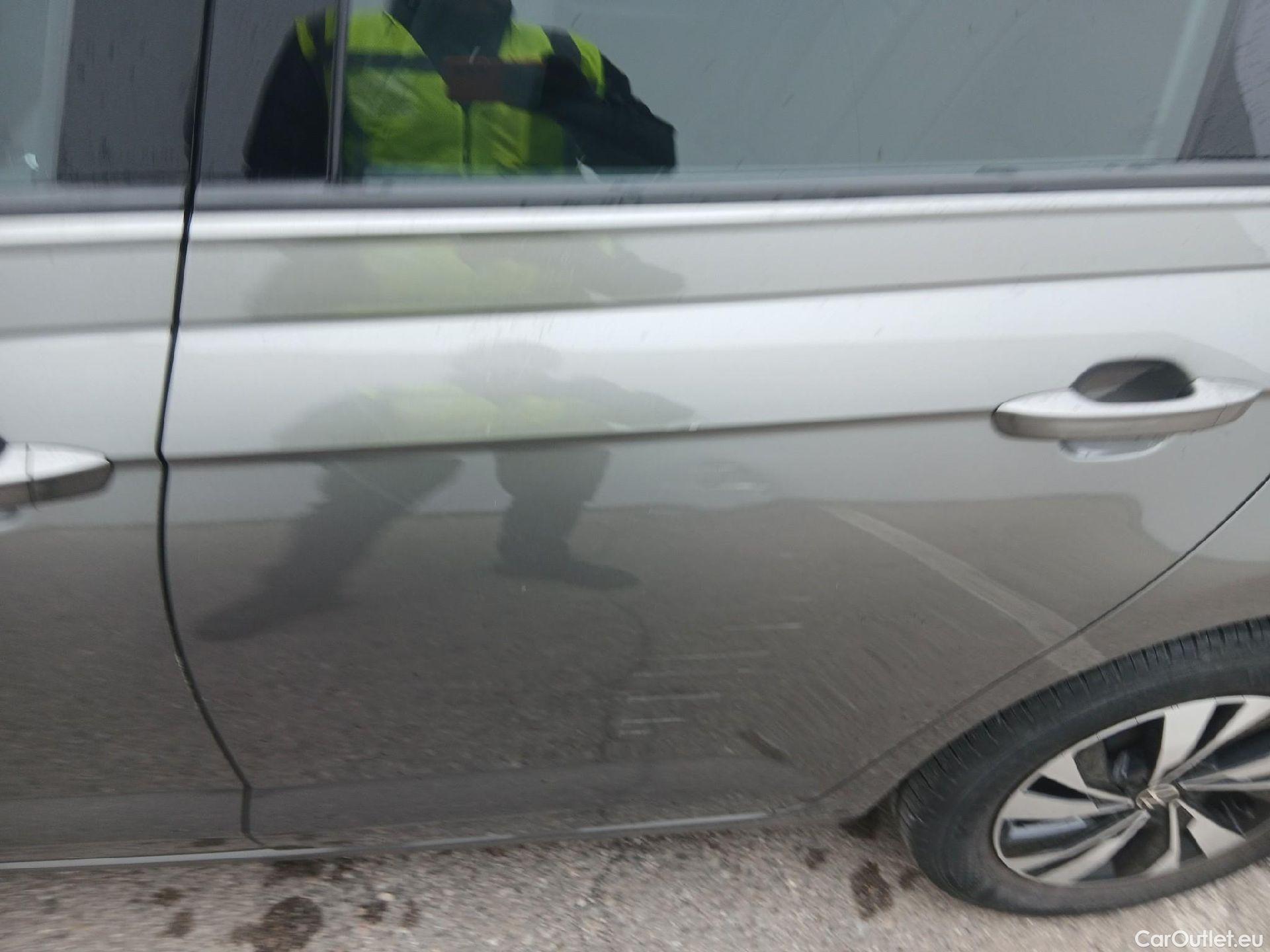  Volkswagen  Polo VOLKSWAGEN  / 2017 / 5P / berlina con portón Advance 1.0 TSI 70kW (95CV) #10