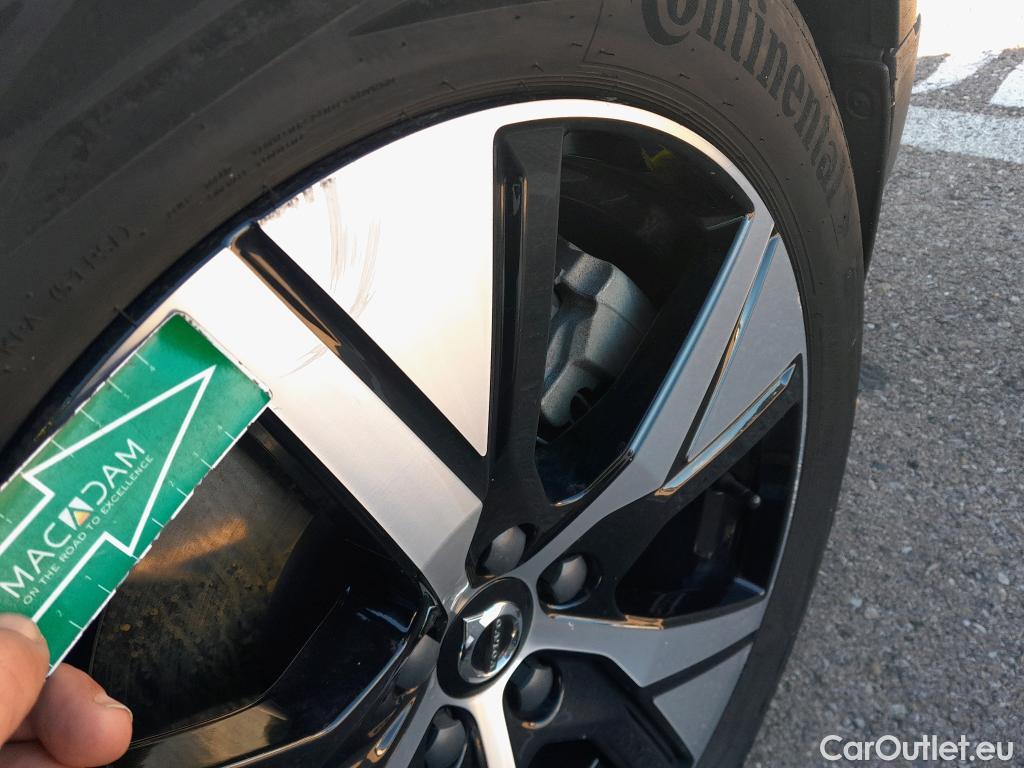  Volvo  XC 40 VOLVO XC40 / 2017 / 5P / todoterreno 1.5 T5 Twin Recharge R-Design Auto #9