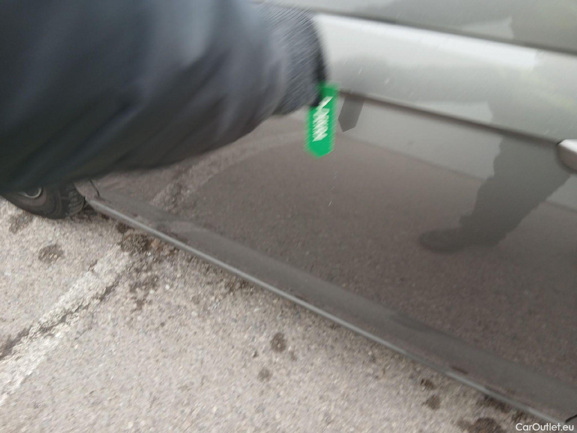  Volkswagen  Polo VOLKSWAGEN  / 2017 / 5P / berlina con portón Advance 1.0 TSI 70kW (95CV) #7