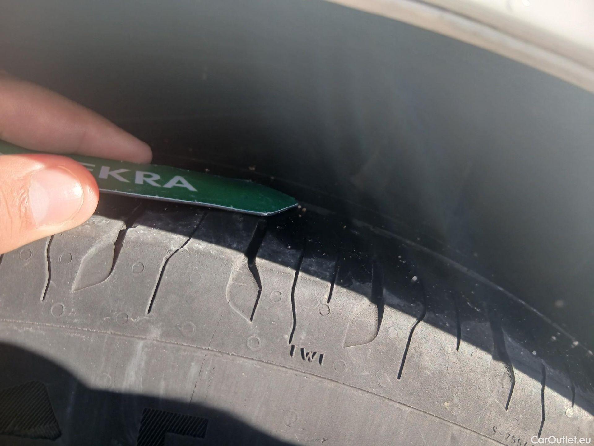  Mercedes  B-Klasse MERCEDES-BENZ Clase B / 2019 / 5P / monovolumen compacto B 180 d #1