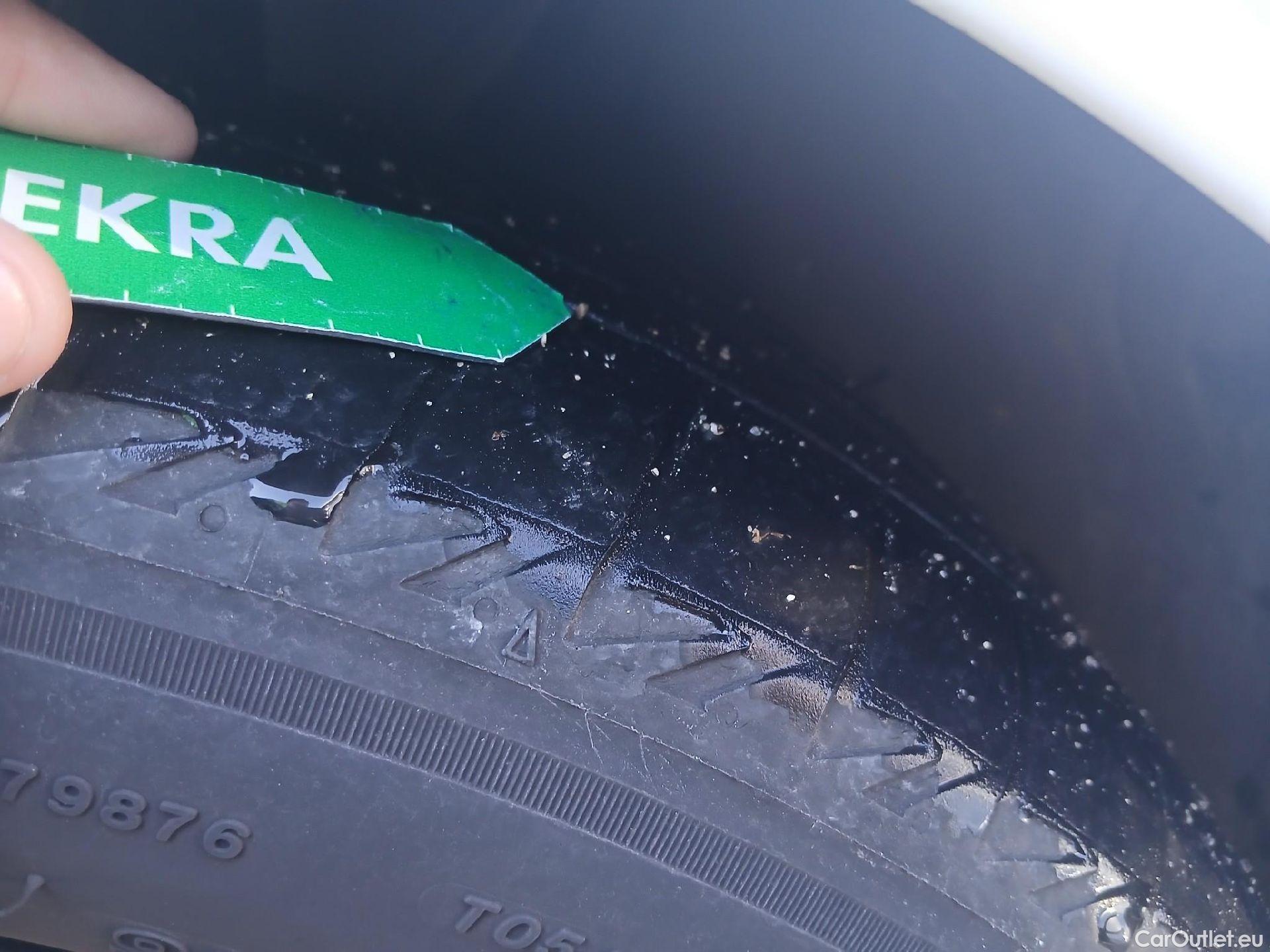  Mercedes  B-Klasse MERCEDES-BENZ Clase B / 2019 / 5P / monovolumen compacto B 180 d #8