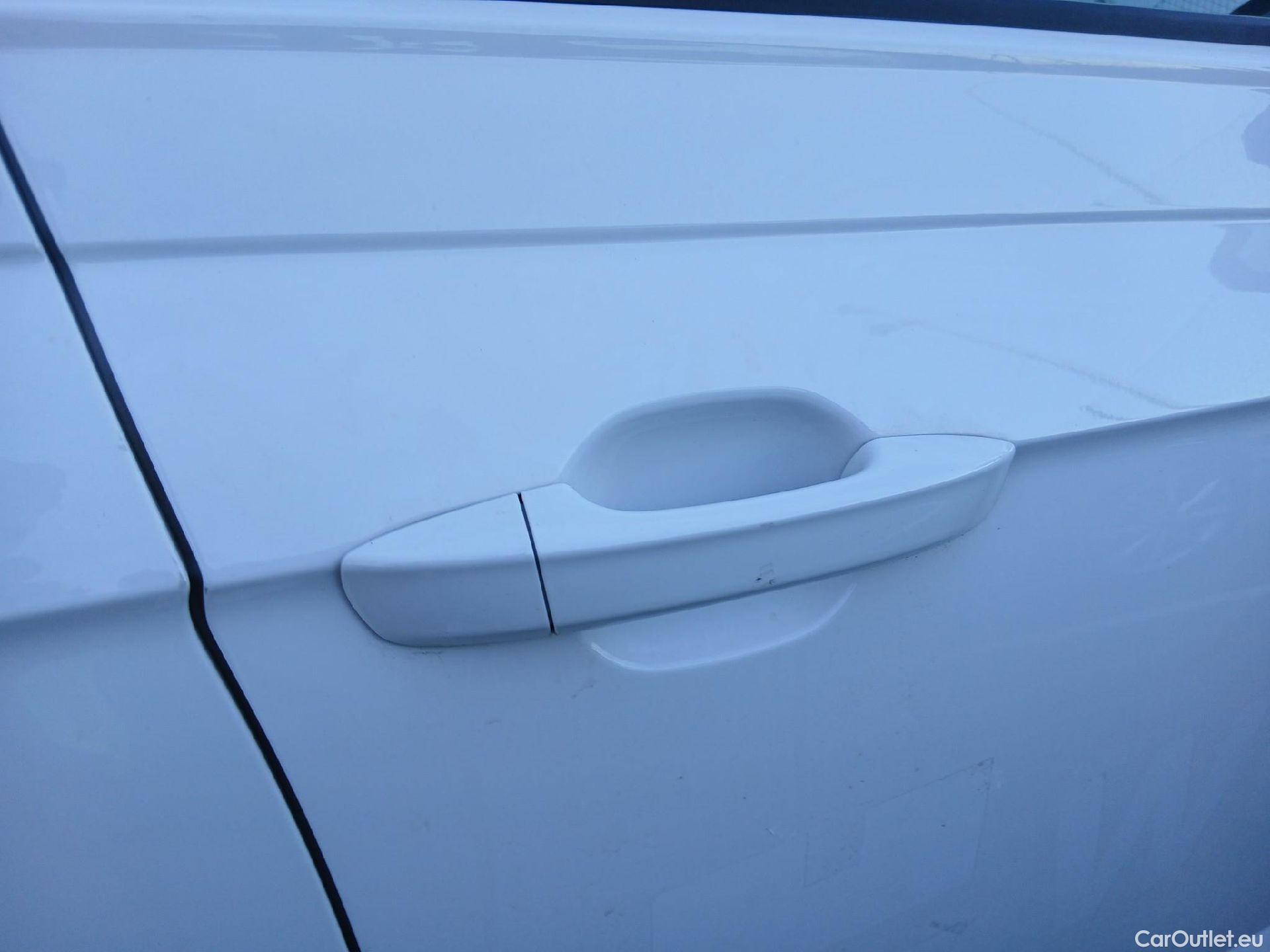  Volkswagen  Polo VOLKSWAGEN  / 2021 / 5P / berlina con portón Life 1.0 TSI 70kW (95CV) #35