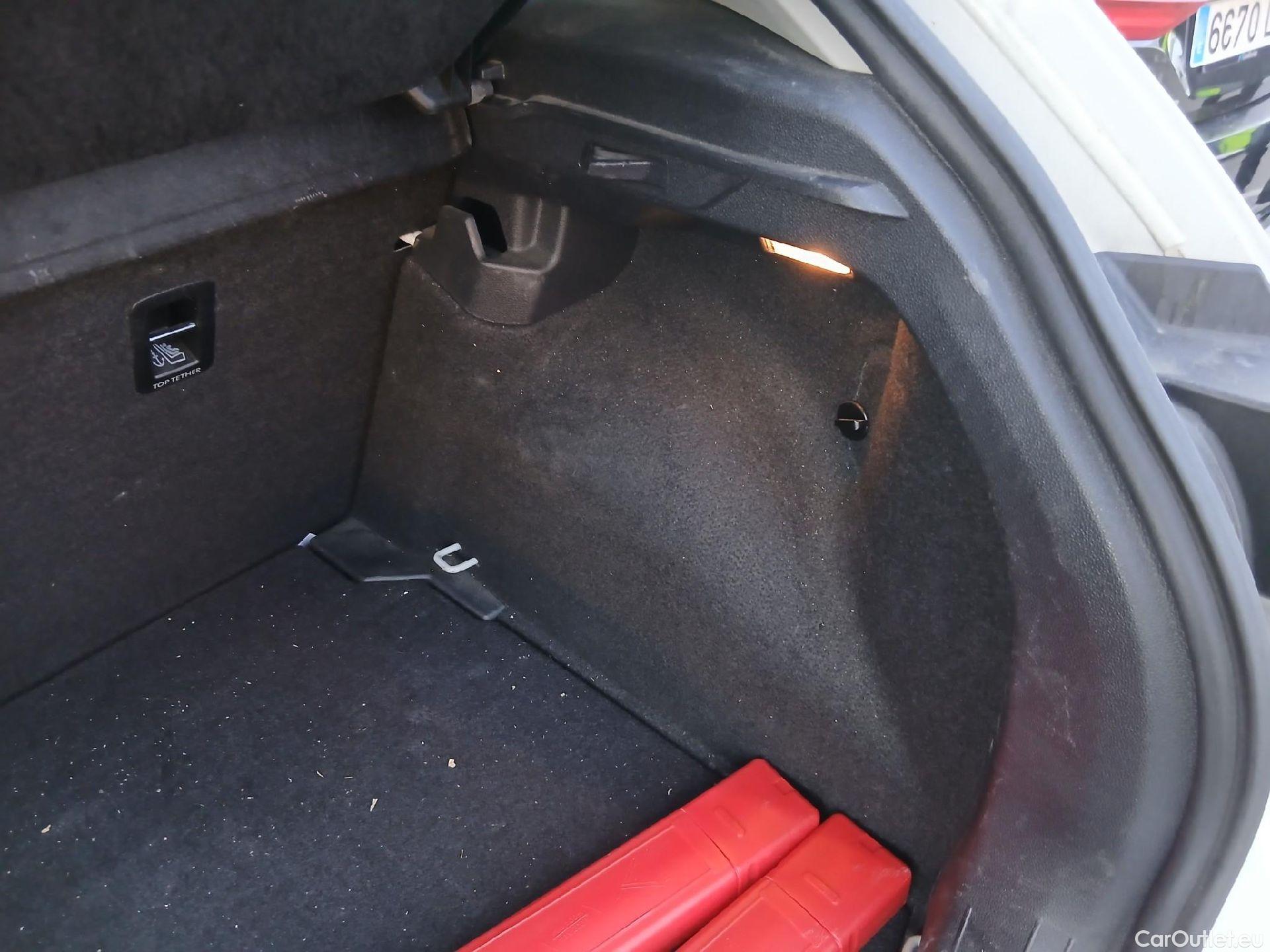  Volkswagen  Polo VOLKSWAGEN  / 2021 / 5P / berlina con portón Life 1.0 TSI 70kW (95CV) #26