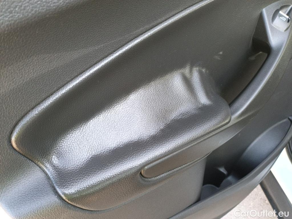  Ford  Kuga FORD  / 2016 / 5P / todoterreno 1.5 EcoBoost 88kW 4x2 Trend+ (CX) #8