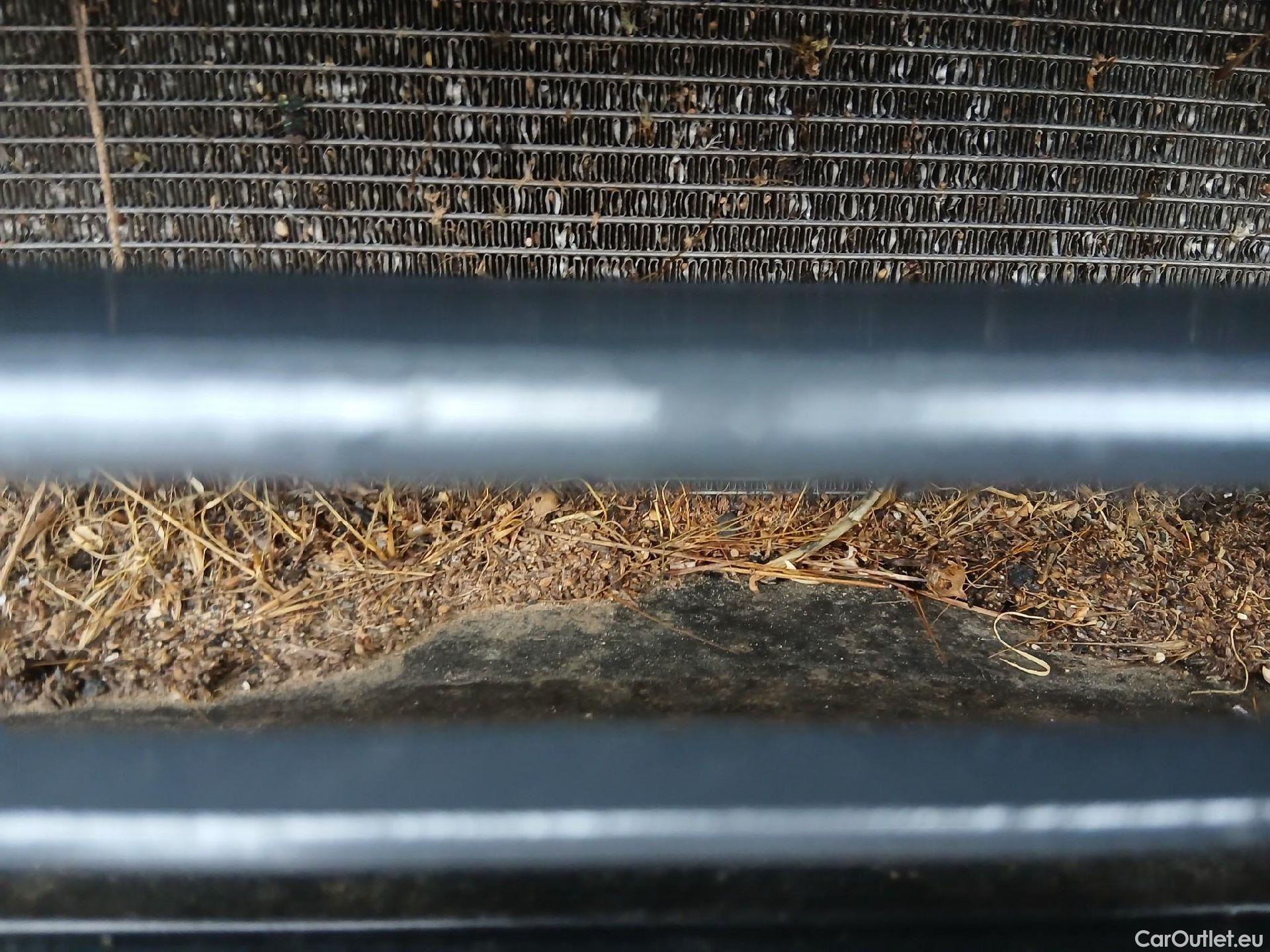  Toyota  Yaris TOYOTA  / 2020 / 5P / berlina con portón 1.5 120H Active Tech #27