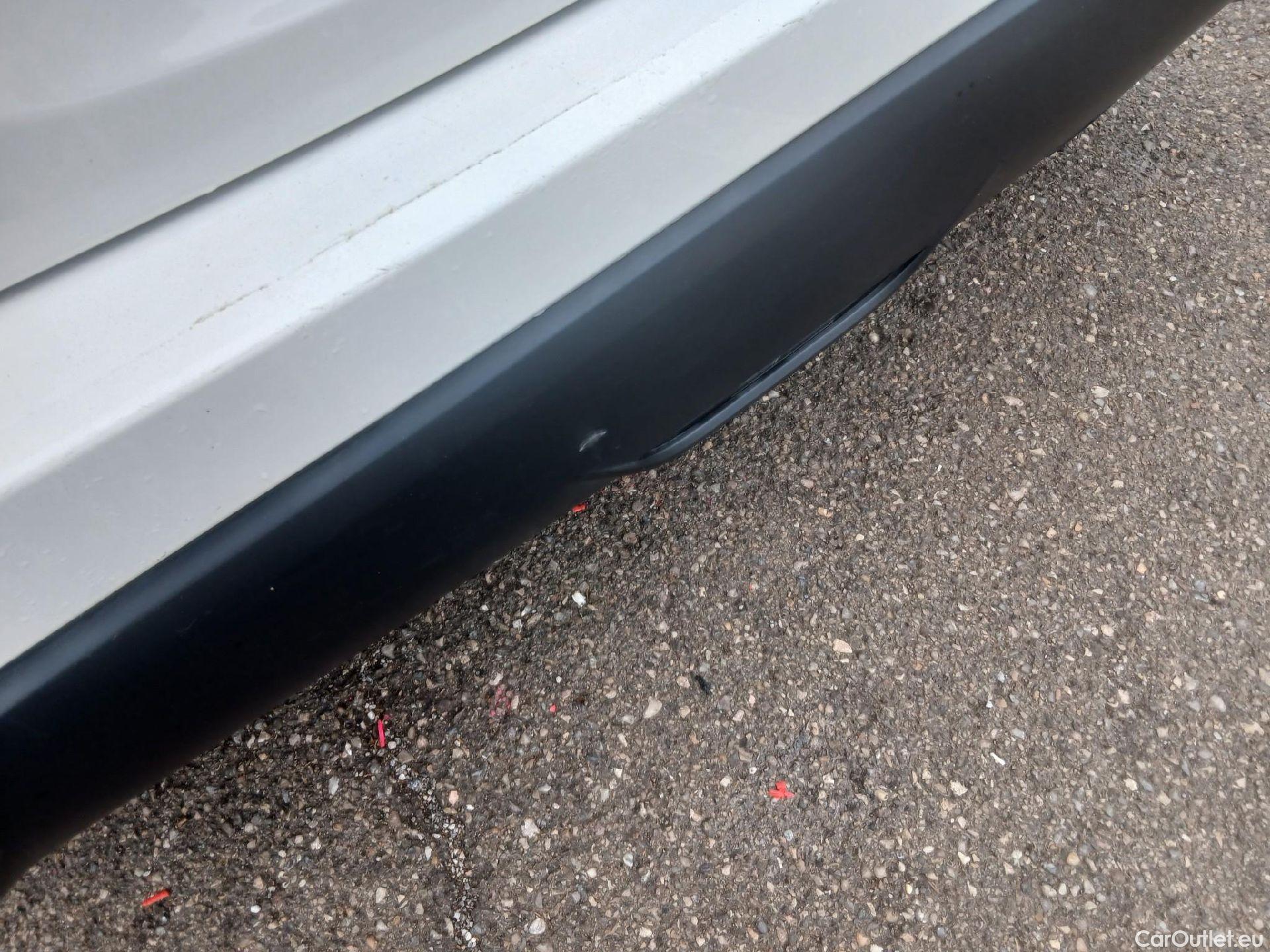  Toyota  Yaris TOYOTA  / 2020 / 5P / berlina con portón 1.5 120H Active Tech #15