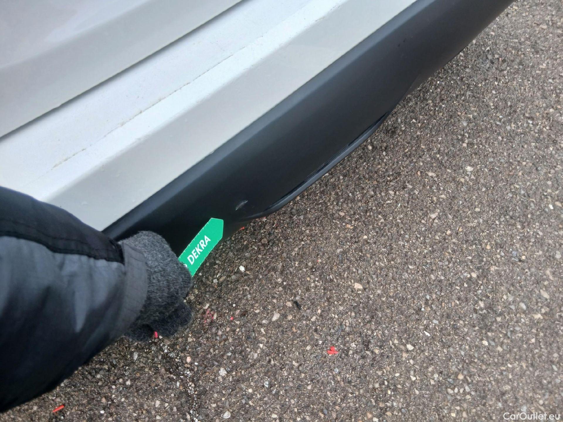  Toyota  Yaris TOYOTA  / 2020 / 5P / berlina con portón 1.5 120H Active Tech #16