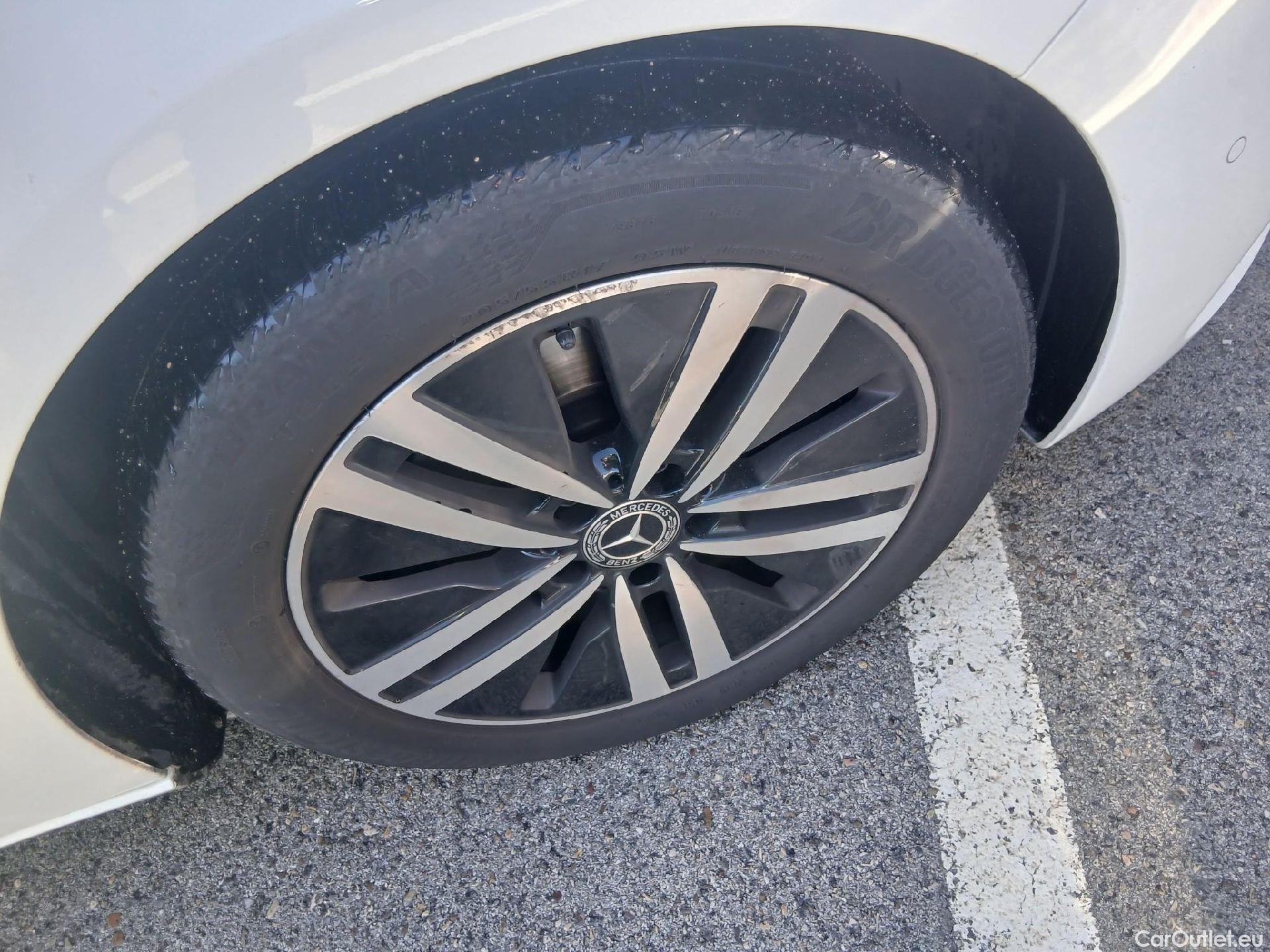  Mercedes  B-Klasse MERCEDES-BENZ Clase B / 2019 / 5P / monovolumen compacto B 180 d #24