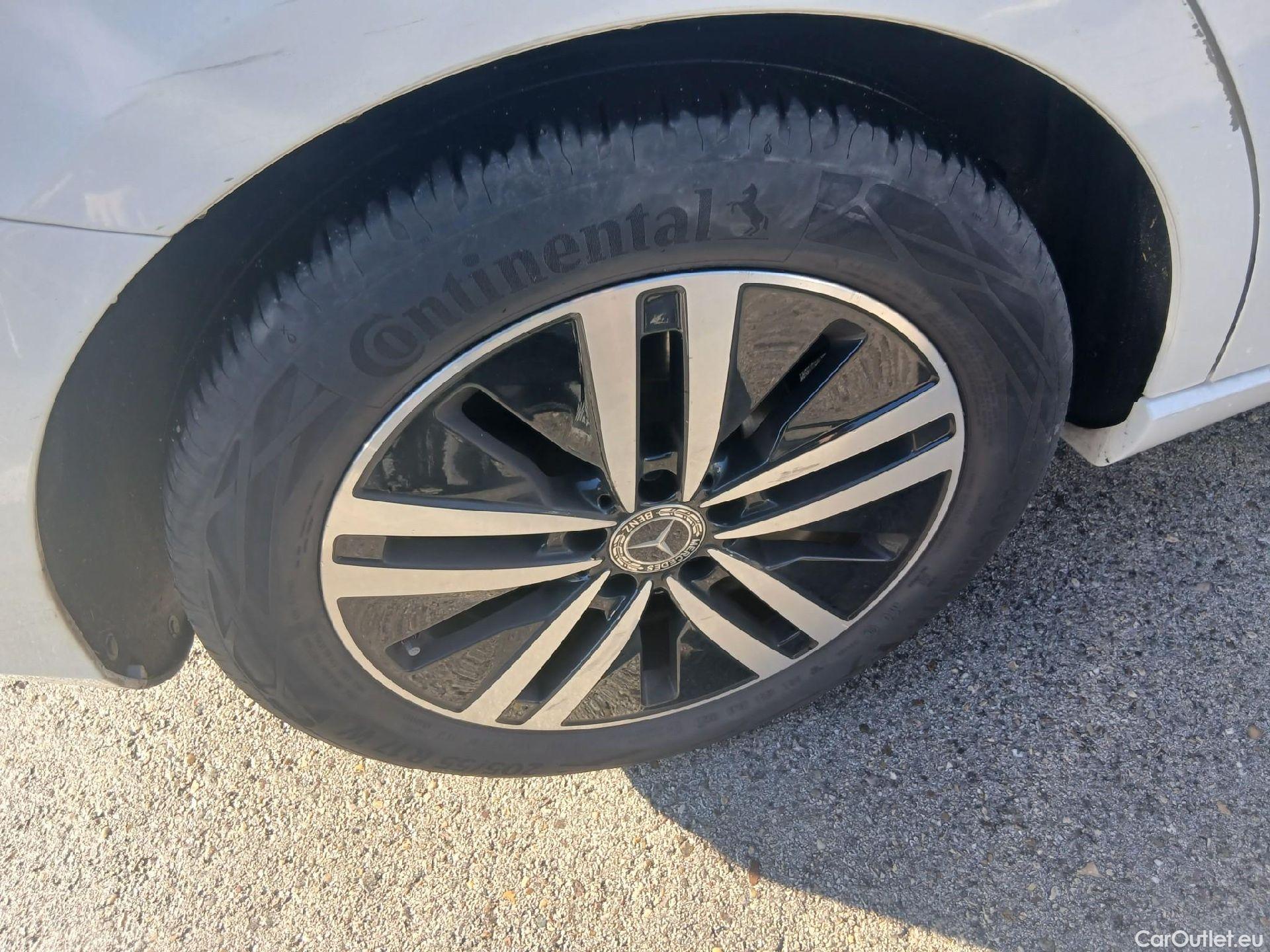  Mercedes  B-Klasse MERCEDES-BENZ Clase B / 2019 / 5P / monovolumen compacto B 180 d #3