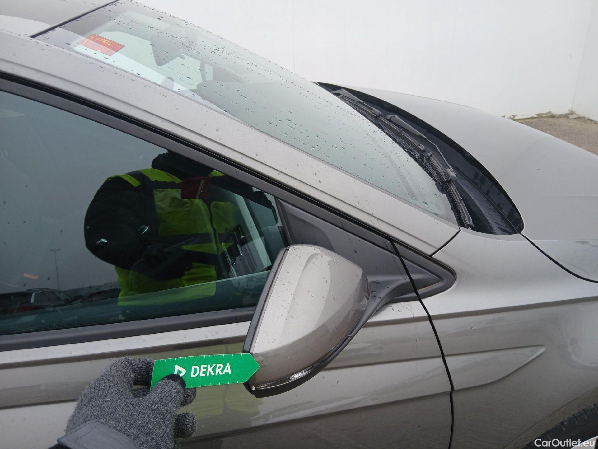  Volkswagen  Polo VOLKSWAGEN  / 2017 / 5P / berlina con portón Advance 1.0 TSI 70kW (95CV) #17