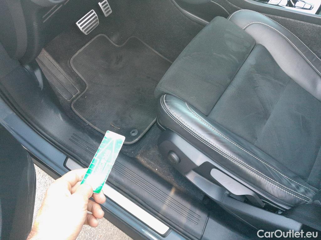  Volvo  XC 40 VOLVO XC40 / 2017 / 5P / todoterreno 1.5 T5 Twin Recharge R-Design Auto #29