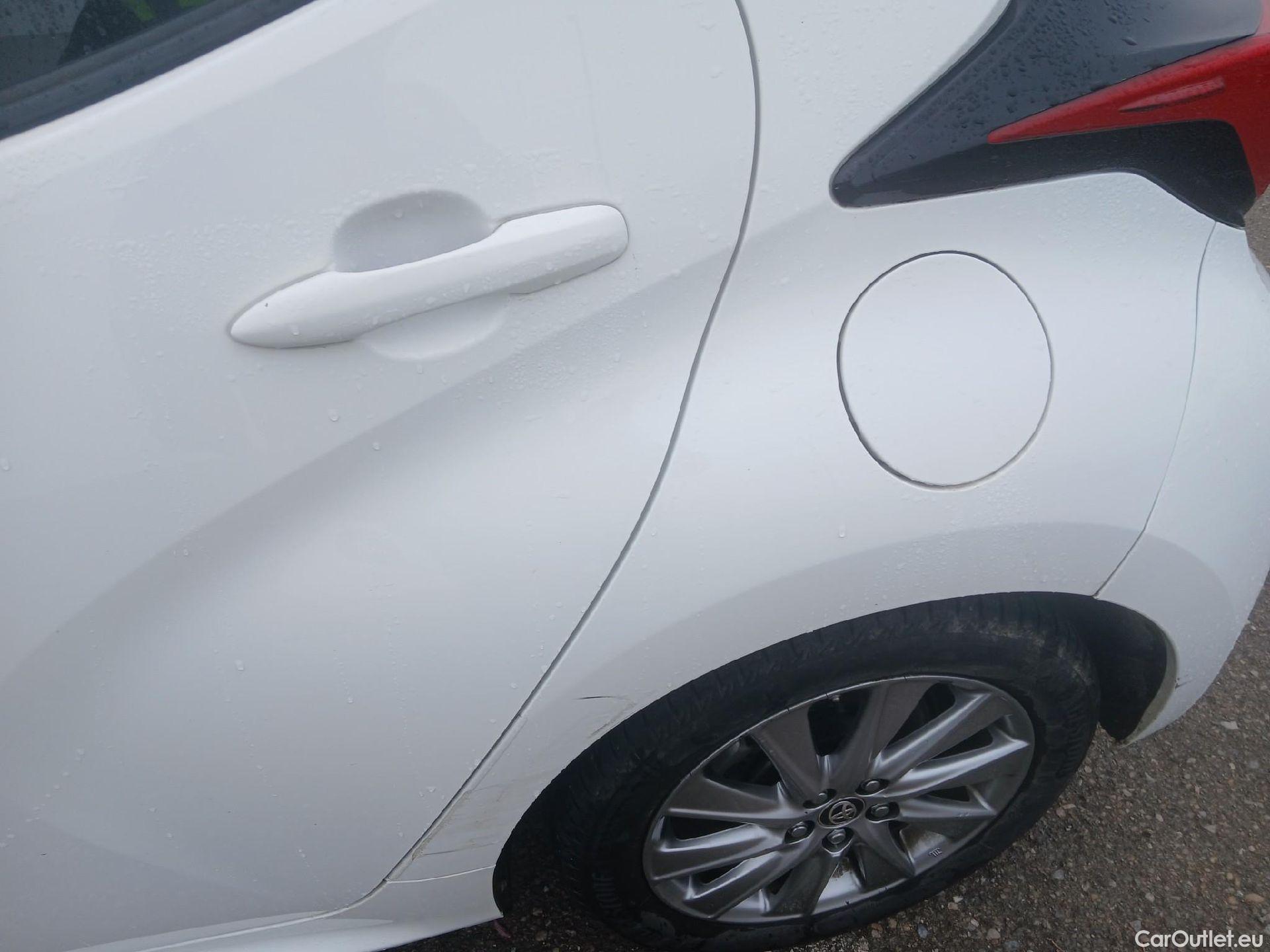  Toyota  Yaris TOYOTA  / 2020 / 5P / berlina con portón 1.5 120H Active Tech #11