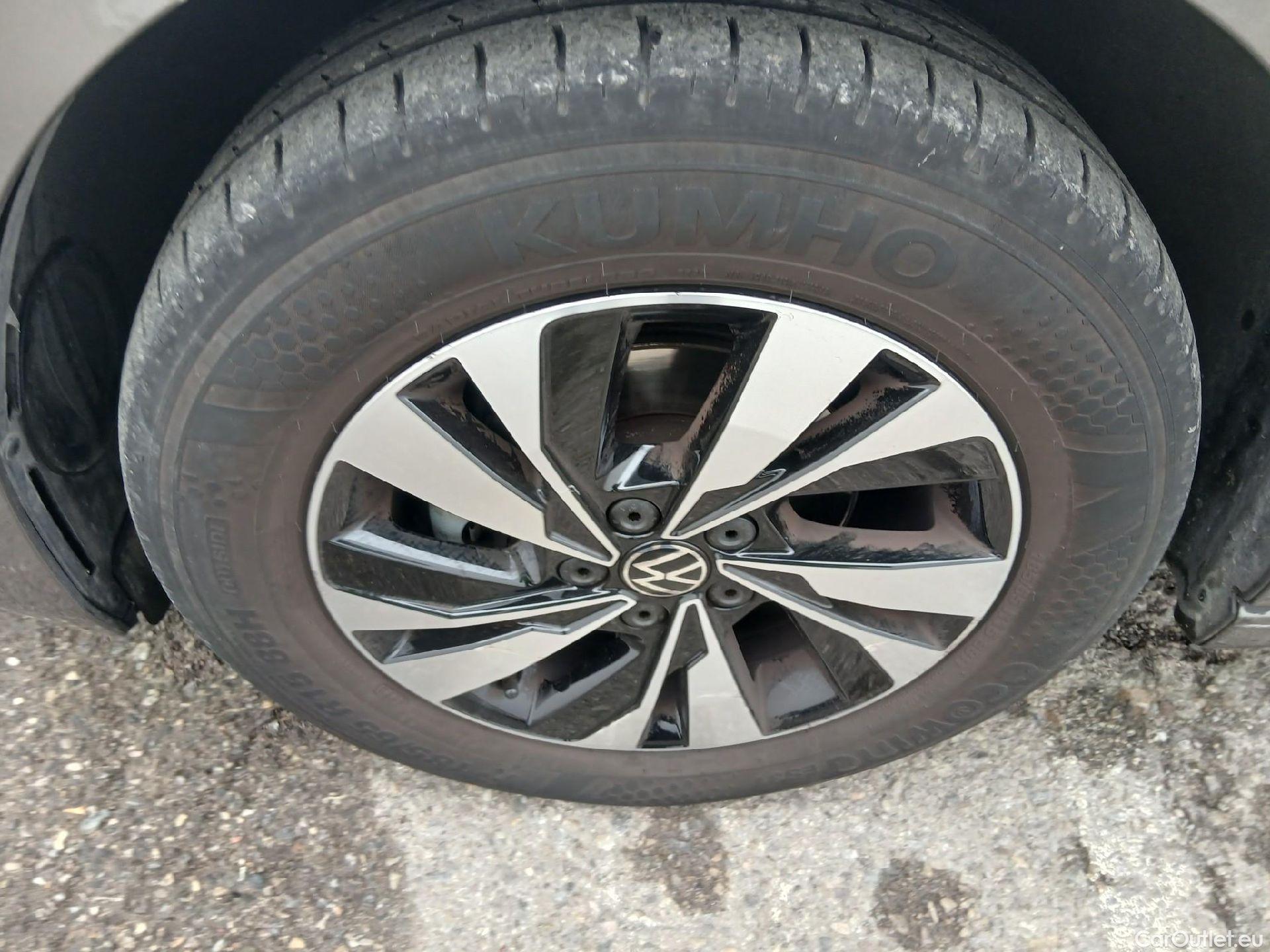  Volkswagen  Polo VOLKSWAGEN  / 2017 / 5P / berlina con portón Advance 1.0 TSI 70kW (95CV) #3