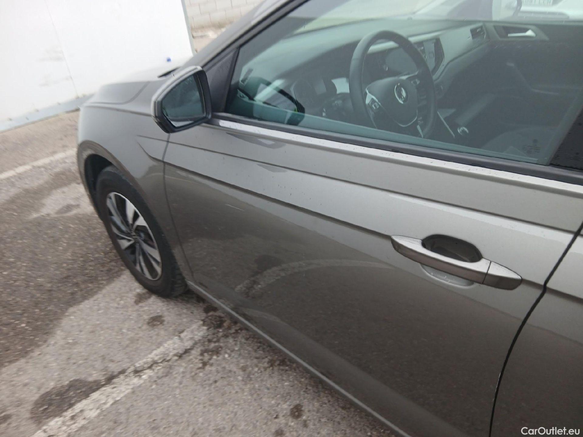  Volkswagen  Polo VOLKSWAGEN  / 2017 / 5P / berlina con portón Advance 1.0 TSI 70kW (95CV) #8