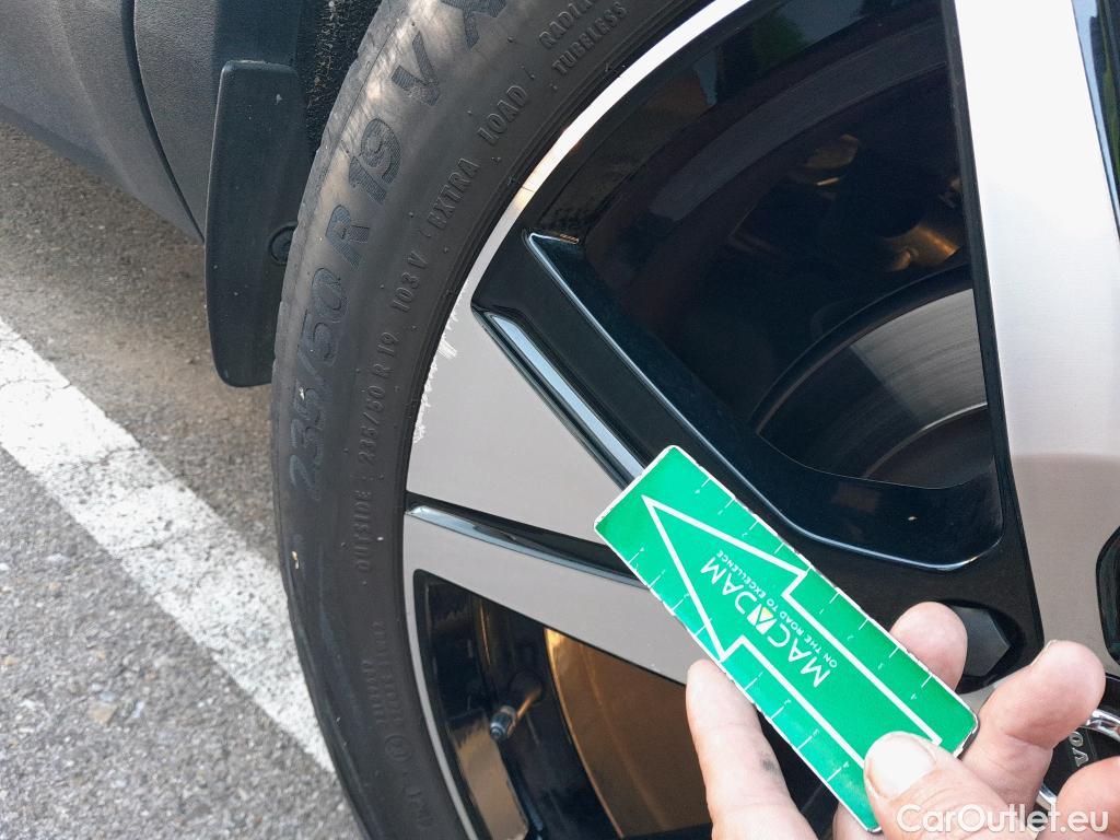  Volvo  XC 40 VOLVO XC40 / 2017 / 5P / todoterreno 1.5 T5 Twin Recharge R-Design Auto #6