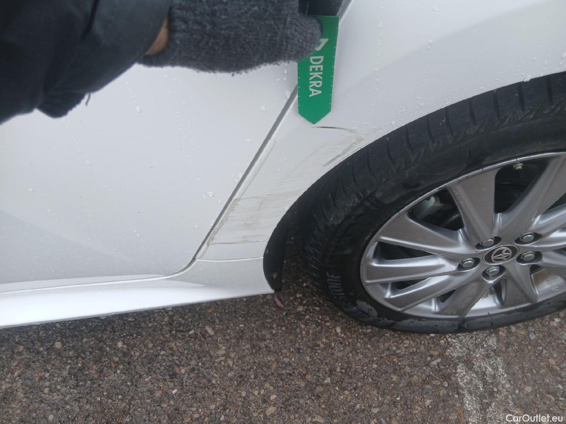  Toyota  Yaris TOYOTA  / 2020 / 5P / berlina con portón 1.5 120H Active Tech #12