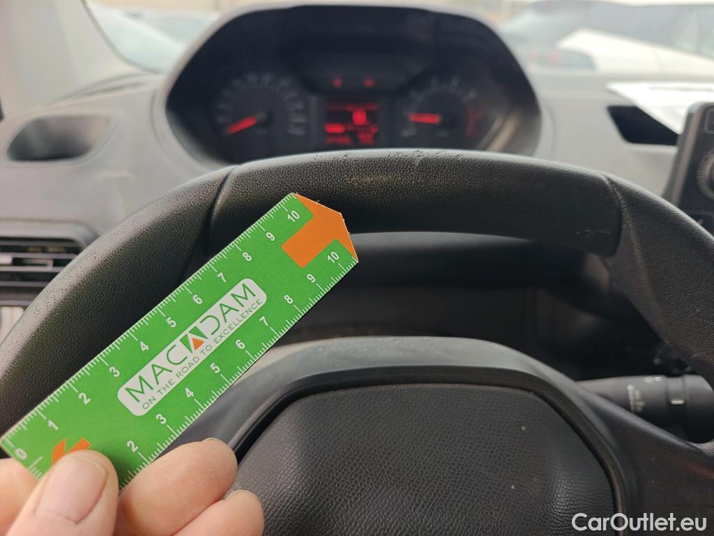  Peugeot  Partner PEUGEOT  / 2018 / 3P / furgón derivado de turismo Pro Standard 600kg BlueHDi 73kW (AC) #21