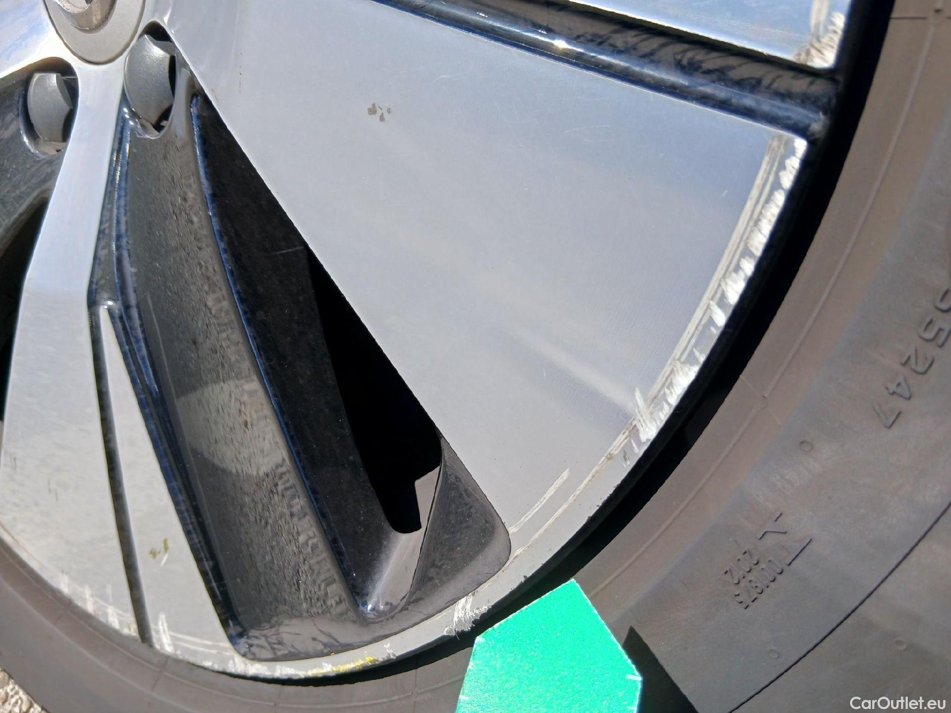  Volvo  XC 40 VOLVO XC40 / 2021 / 5P / todoterreno 1.5 T4 Recharge PHEV Core Auto #53