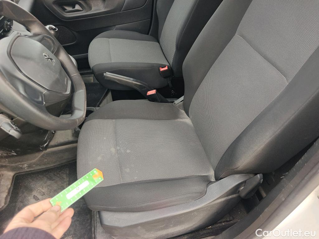  Peugeot  Partner PEUGEOT  / 2018 / 3P / furgón derivado de turismo Pro Standard 600kg BlueHDi 73kW (AC) #15