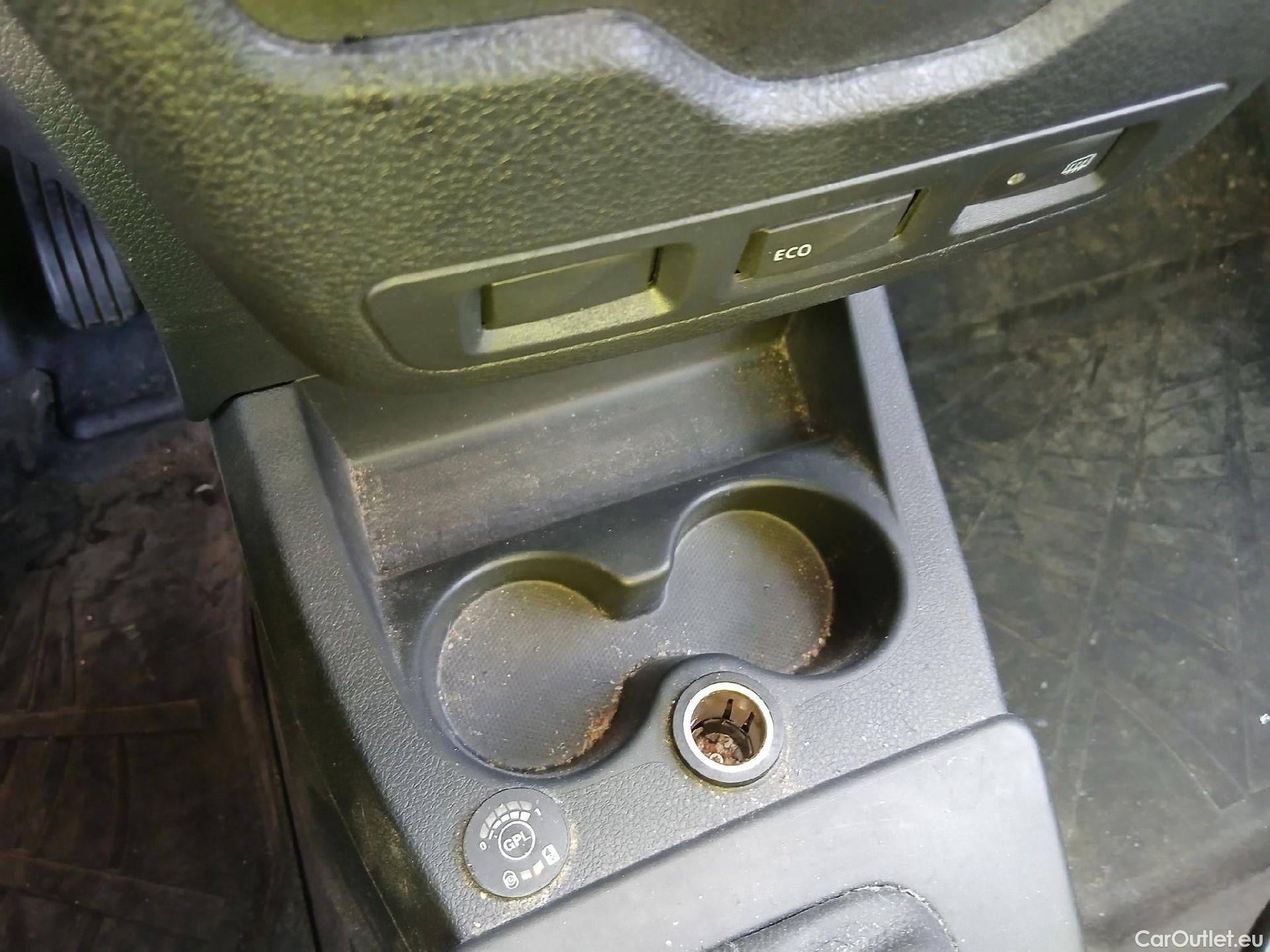  Dacia  Dokker DACIA  / 2013 / 4P / furgón derivado de turismo Van Essential 1.6 80kW (110CV) ECO-G #3