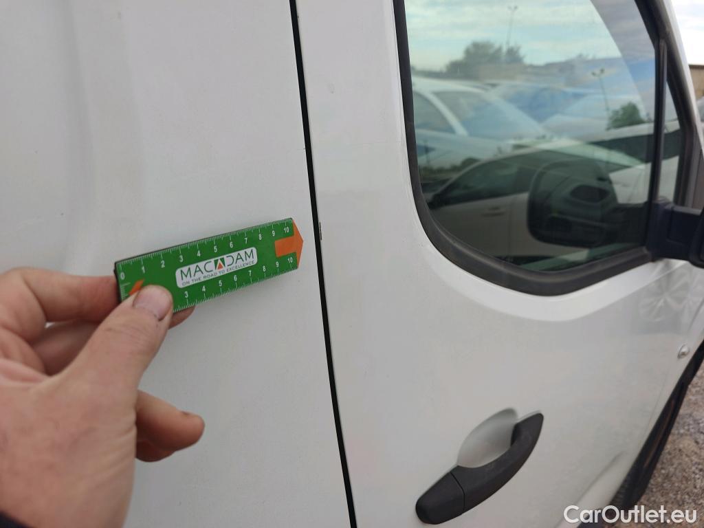  Peugeot  Partner PEUGEOT  / 2018 / 3P / furgón derivado de turismo Pro Standard 600kg BlueHDi 73kW (AC) #27