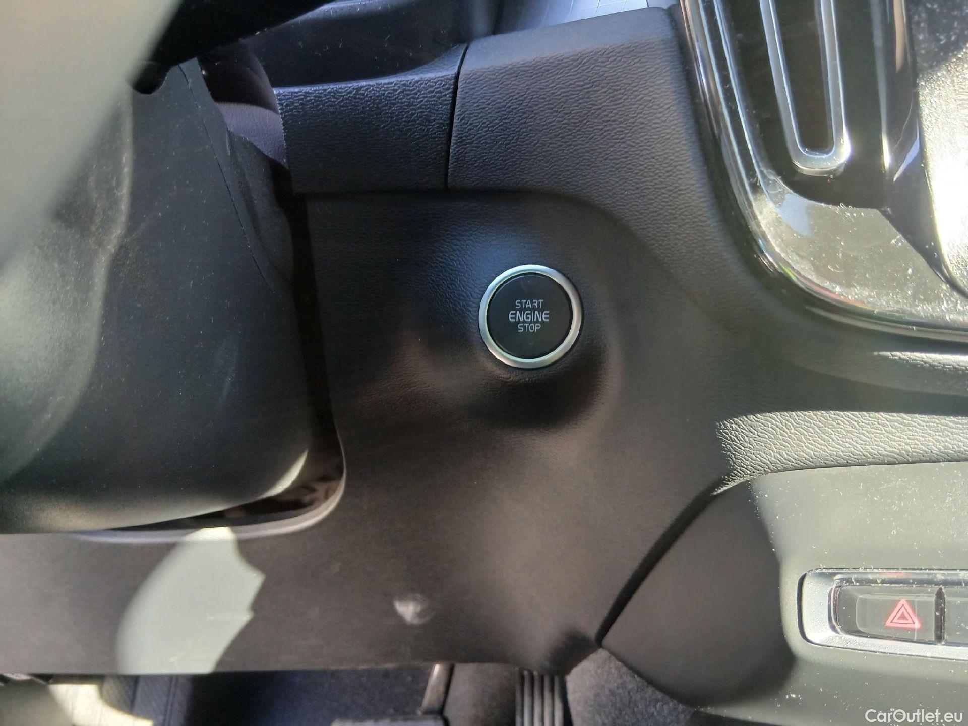  Volvo  XC 40 VOLVO XC40 / 2021 / 5P / todoterreno 1.5 T4 Recharge PHEV Core Auto #50