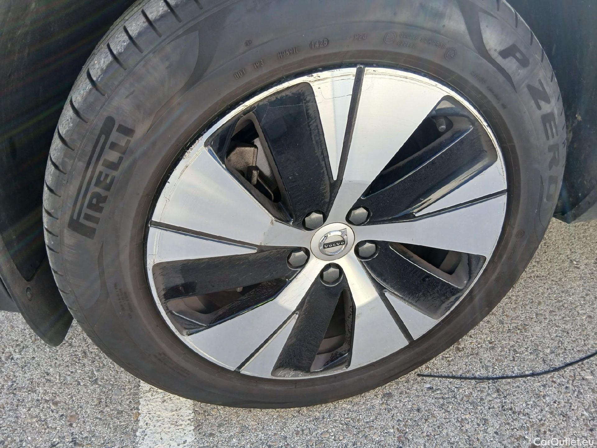  Volvo  XC 40 VOLVO XC40 / 2021 / 5P / todoterreno 1.5 T4 Recharge PHEV Core Auto #11