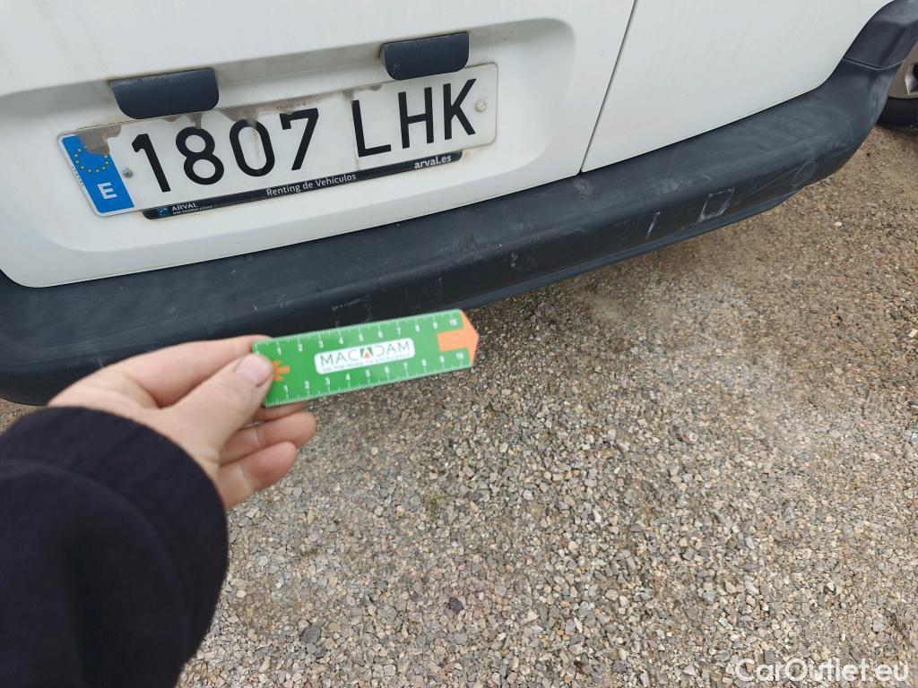  Peugeot  Partner PEUGEOT  / 2018 / 3P / furgón derivado de turismo Pro Standard 600kg BlueHDi 73kW (AC) #17