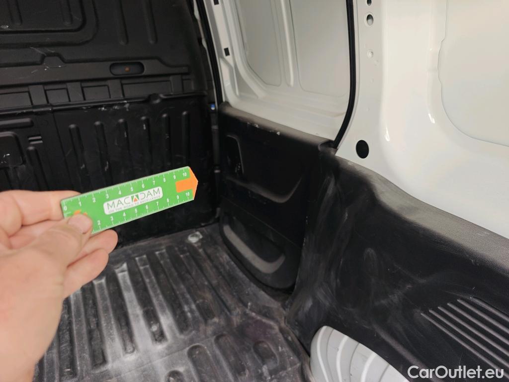  Peugeot  Partner PEUGEOT  / 2018 / 3P / furgón derivado de turismo Pro Standard 600kg BlueHDi 73kW (AC) #22