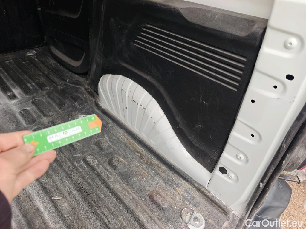  Peugeot  Partner PEUGEOT  / 2018 / 3P / furgón derivado de turismo Pro Standard 600kg BlueHDi 73kW (AC) #9