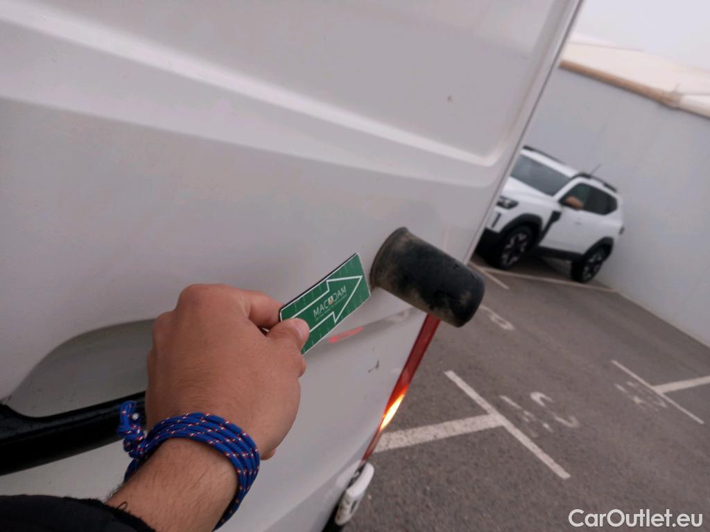  Volkswagen  Crafter VOLKSWAGEN  / 2017 / 4P / furgón 30 Furgón BM TN L3H2 2.0TDI 75kW (102CV) #44