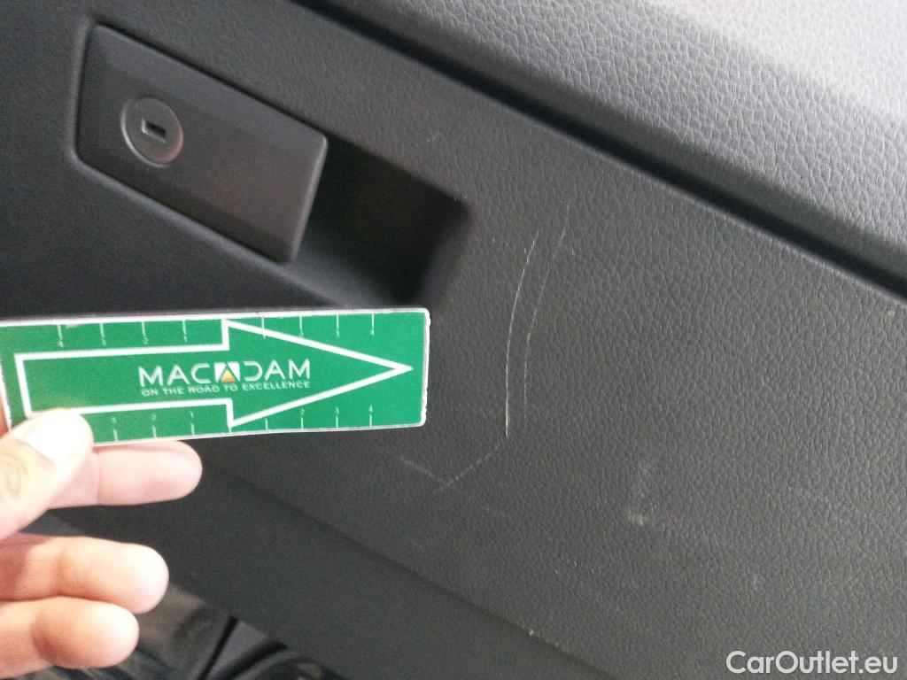  Volkswagen  Crafter VOLKSWAGEN  / 2017 / 4P / furgón 30 Furgón BM TN L3H2 2.0TDI 75kW (102CV) #30