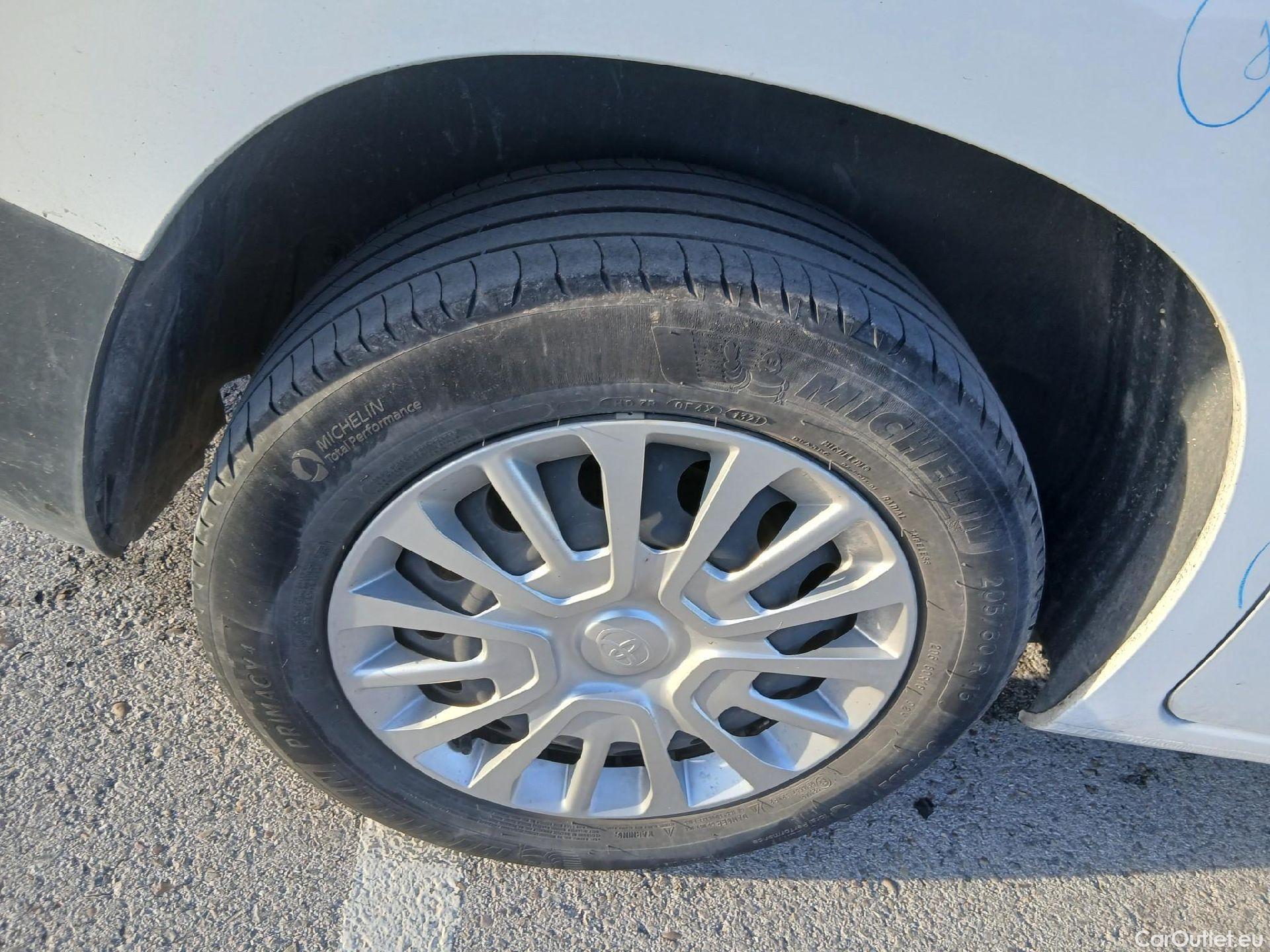  Toyota  Proace TOYOTA  CITY 1.5D 75kW (100CV) GX L1 (AC) #7