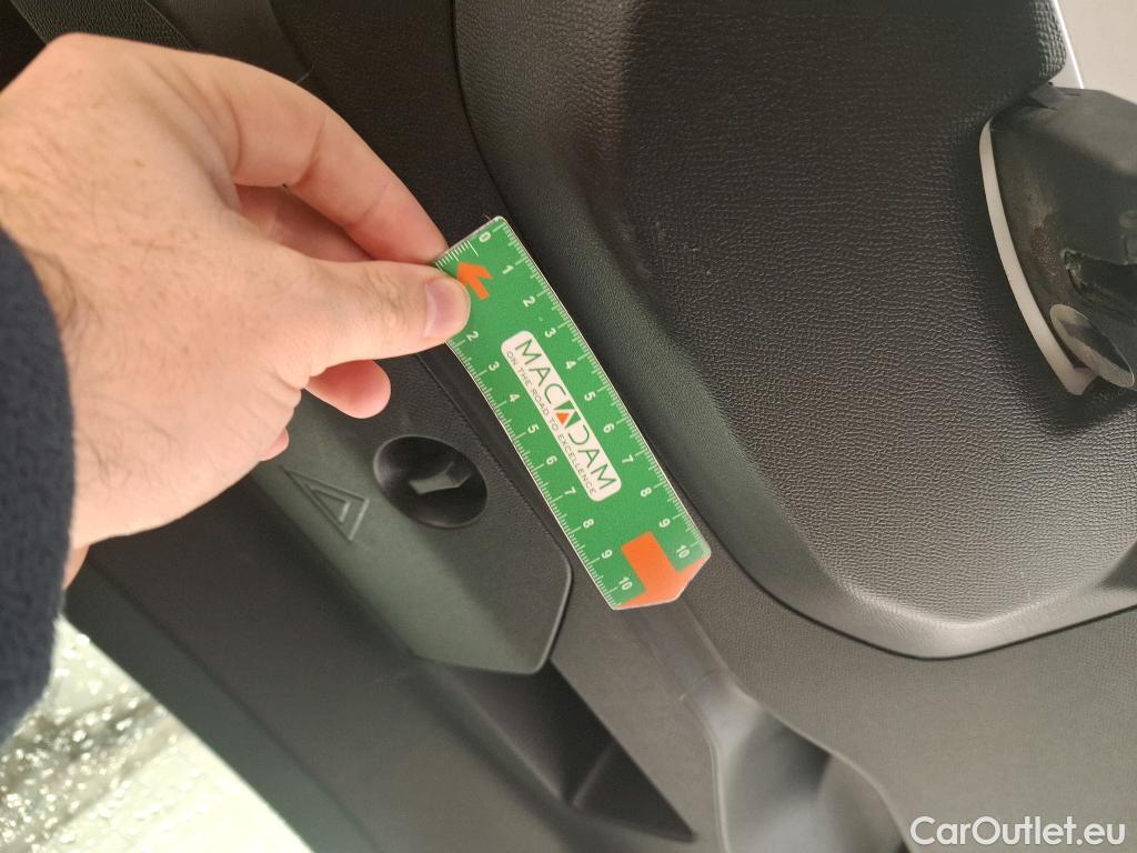  Peugeot  2008  Active Business 1.5 HDi 130CV BVA8 E6d #8