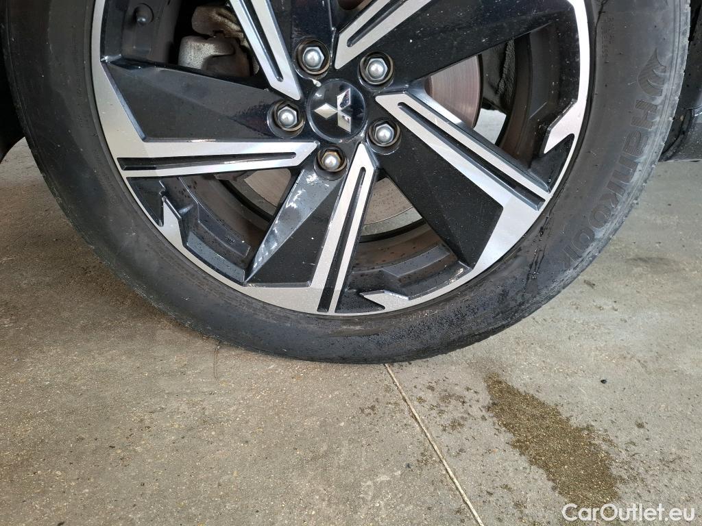  Land Rover  Discovery MITSUBISHI Eclipse Cross / 2020 / 5P / SUV 2.4 Twin Motor 4WD Intense Style #6