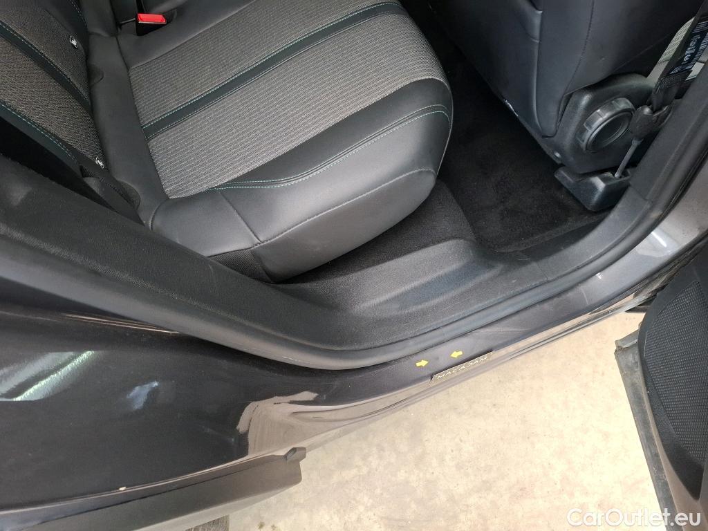  Peugeot  3008  Allure 1.5 HDi 130CV BVA8 E6d #39